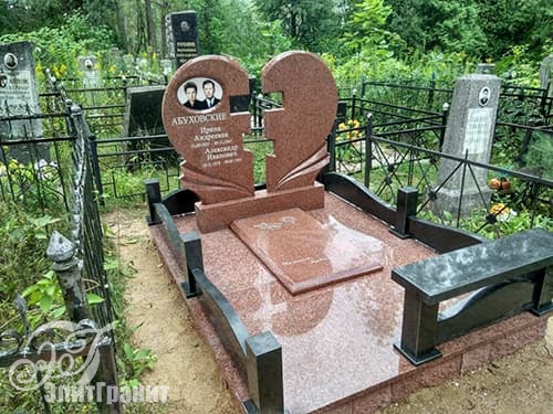 Захоронение ПОСЛЕ реставрации - вид слева